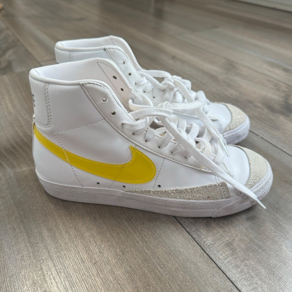 Nike Blazer Mid 77 White Opti Yellow High Top Sneakers DJ3050-101 Women‎ 7